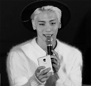 blingjonghyun:  6 / ? for when I fall more in love 