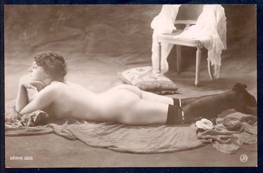grandma-did:  Another matchup - Jean Agelou series 565, the first from Giftvintage,
