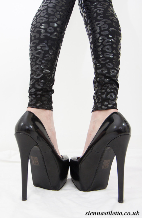 sienna-stiletto: Gotta love high heels