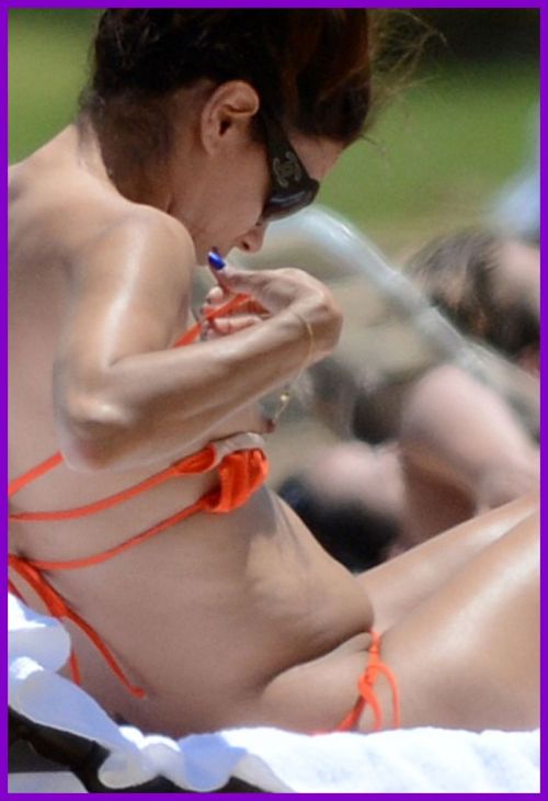 nude-celebz:  Eva Longoria bikini nip slip