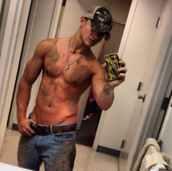 realmenstink:  ksufraternitybrother:  DIRTY GUY!!! KSU-Frat Guy: 8,000 followers. More than 7,000 posts of jocks, cowboys, rednecks, military guys, and much more.   Follow me at: ksufraternitybrother.tumblr.com  HOW’D YOU LIKE TO GET HIM IN THE SHOWER ???