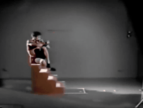 alpha-beta-gamer:  Some original mocap footage used to animate the characters in the first Mortal Kombat game!