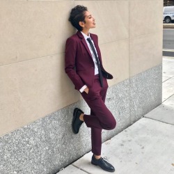 dappertomboy:  got the opportunity to whip out this fantastic maroon suit for a work conference!