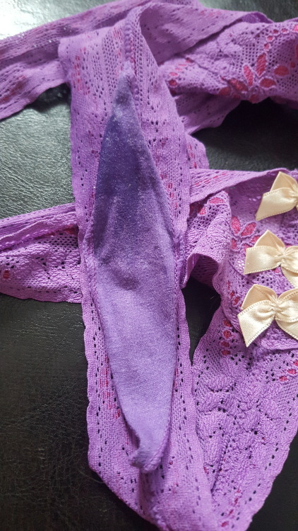 idschlicktothat:I made a mess of my new panties 