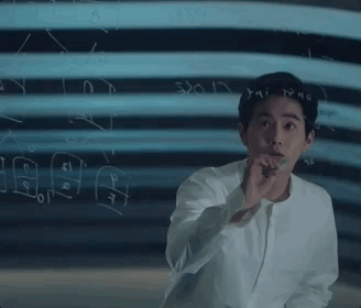 suhitos-peaches: There’s nothing sexier than a smart man, level Junmyeon / ‘Rich Man Poor Woman’ ep.