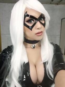 cosplayandgeekstuff:    VAMPY BIT ME (USA) as Black Cat.