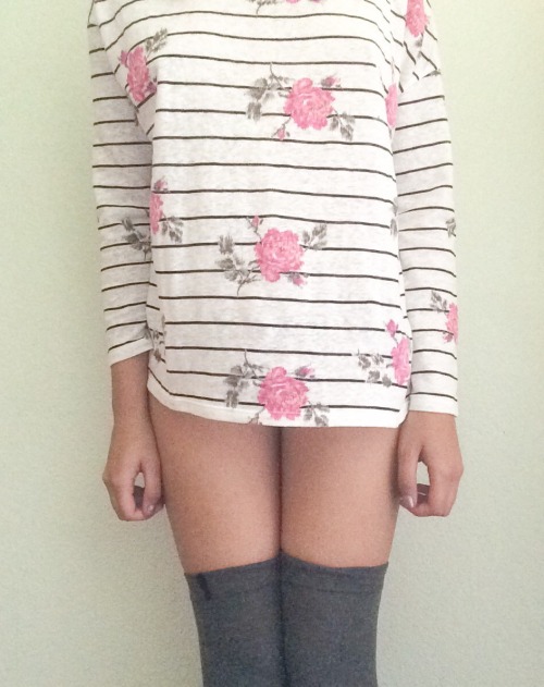 cynegetic:  jem-sie:  i like my shirt a lot tbh  ooh I love this