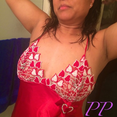 pinayprincessbeauty:  sassysexymilf:  Going a little more daring for Lingerie Monday, but only because it’s not selfies for a change.  And these were actually taken today👏🏾👏🏾👏🏾.  Happy LM, beautiful (especially your chin)Sassy.  😄😄😆😆😂😂People
