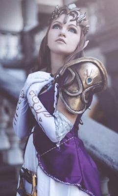 love-cosplaygirls:  Zelda from Twilight Princess by Nyu Hylia