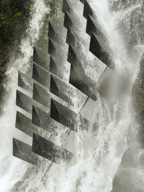 floresenelatico:  Laurent Gongora attached 24 metal elements to the rock behind