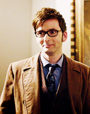 expelliarmus:DW Meme 2.0 | Seven outfits [4/7]The Tenth Doctor’s brown suit and coat