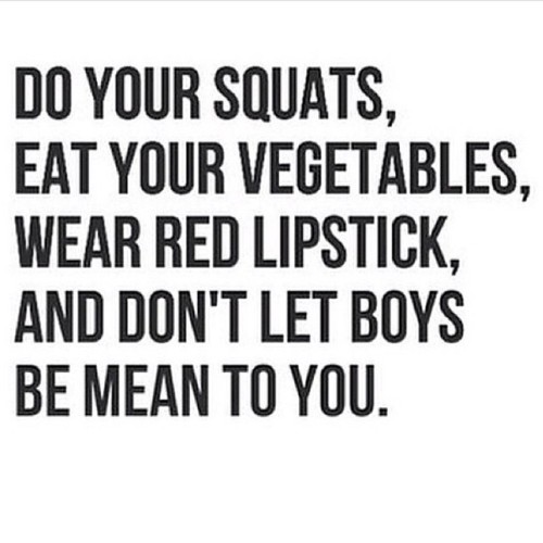 Motto #squats ✅ #vegetables ✅ #redlipstick ✅ and #niceboys ✅ #repost from @paganmarienz