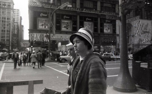 Christmas on State Street, 1962, Chicago. Lee Balterman