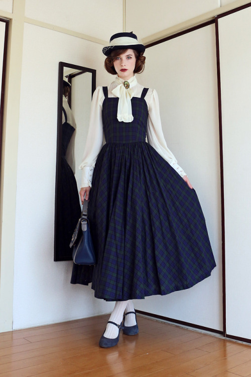 fannyrosie:Outfit I wore on the first day of the Gothic and Lolita Flea Market in Tokyo. I wasn’t a 