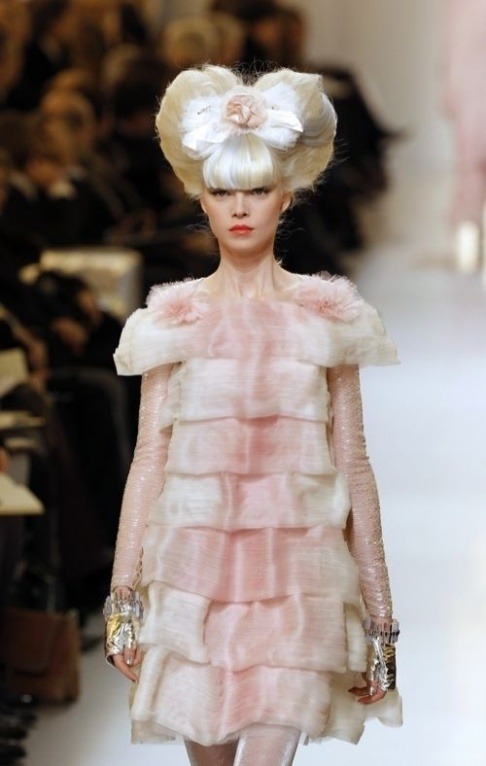 (Chanel Haute Couture 2010)