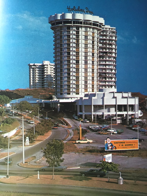 bauzeitgeist: The new, ultramodern Holiday Inn hotel, Panama, c.1979.