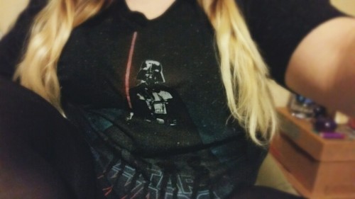dick-mobile:  Guess who’s going to see the new Star Wars movie ♡ no spoilers please!!