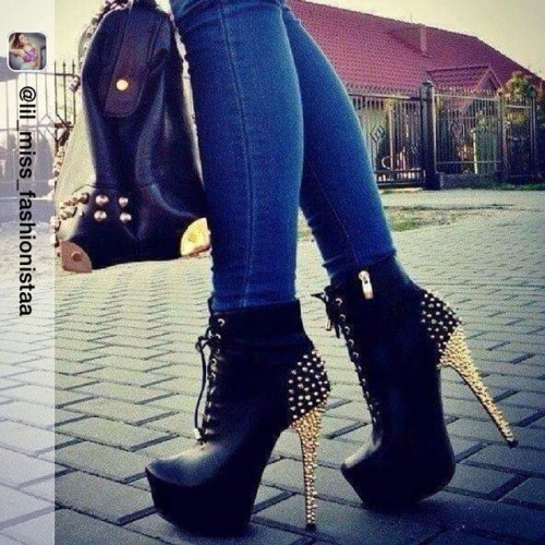 Repost from @lil_miss_fashionistaa highheels #heels #platgorm #TagsForLikes #fashion #style #sexyhee