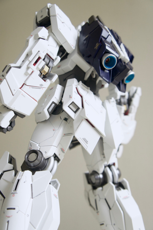 scandalousmess:PG Unicorn Gundam (Part 2 - Unicorn Mode) Here are 10 selected photos which culmina