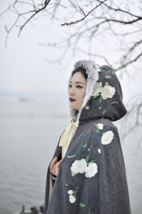 ziseviolet:清辉阁/Qinghuige hanfu (han chinese clothing) collections, part 10 - winter cloaks