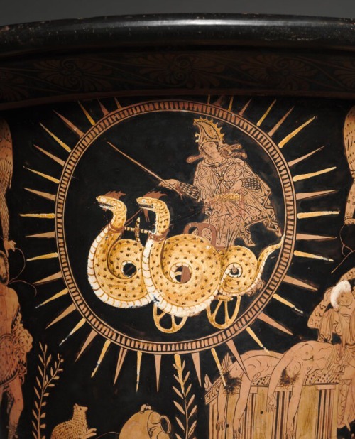via-appia:Lucanian Calyx-Krater: Medea fleeing from Korinthos in a flying serpent-drawn chariot afte