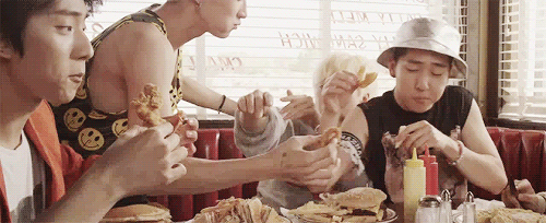 chaootic:  B1A4 eating (…) 