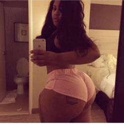 extremebodiez:  Ghetto Barbie Huge Booty, Small Waste With Big Jiggly Thighs  #PureThickness 