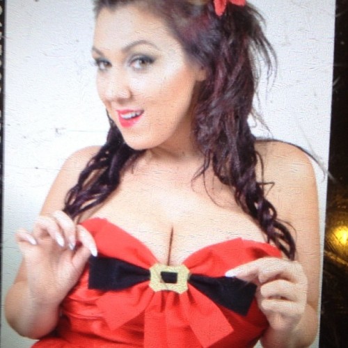 #sootc  with @crystalrosemua doing her Christmas porn pictures