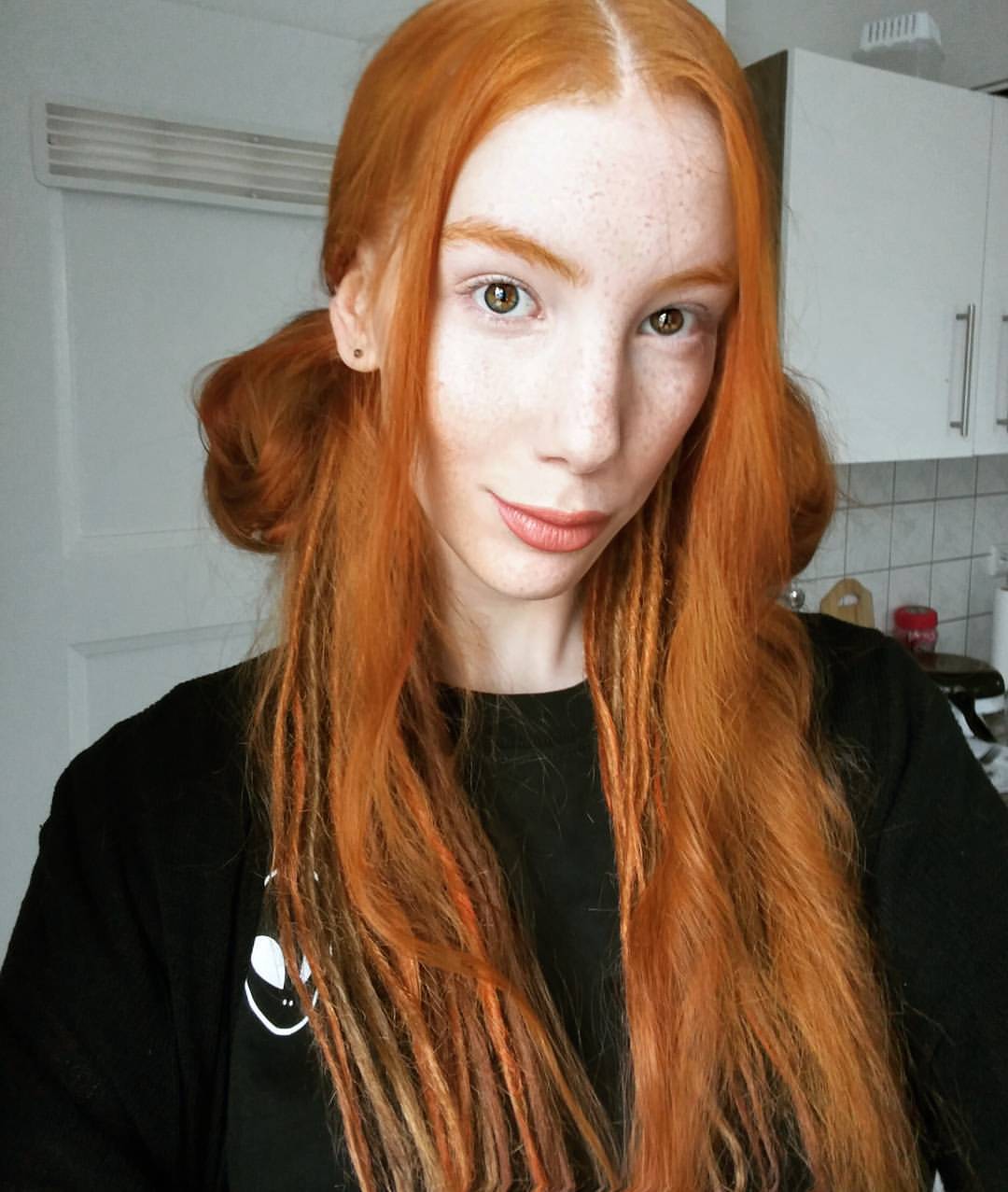 leilalunatic:  👽