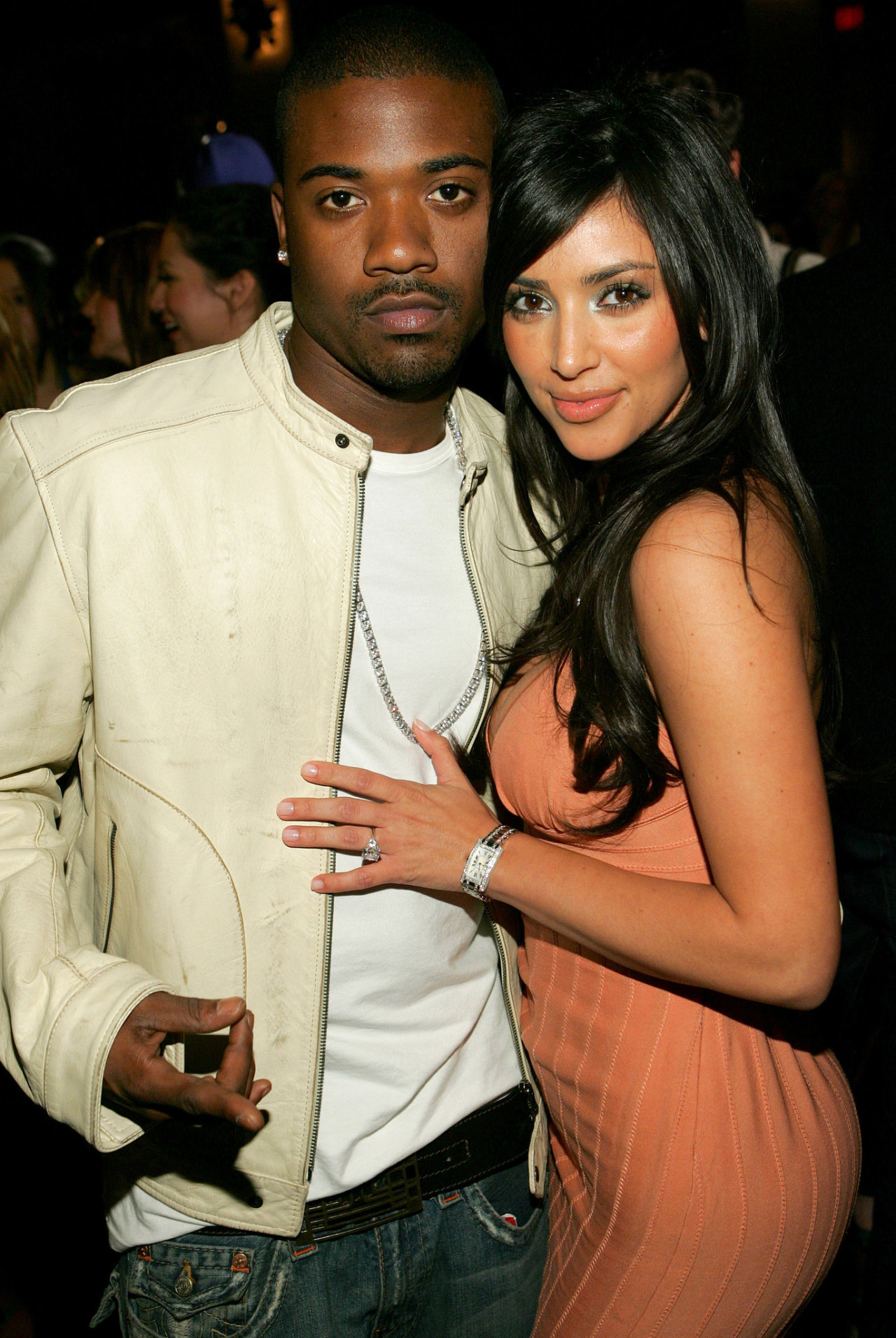 Kanye west and kim kardashian butt grab