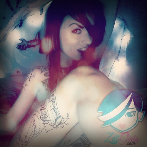 There&rsquo;s a Giant Robot War going on no one is safe from @giantrobotwar #hot #girl #tats #ta