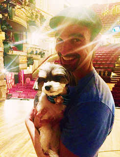 sailsflyseaward:Tinkerbelle the Dog visits the gun show the cast of Hamilton // August 23rd, 2015  