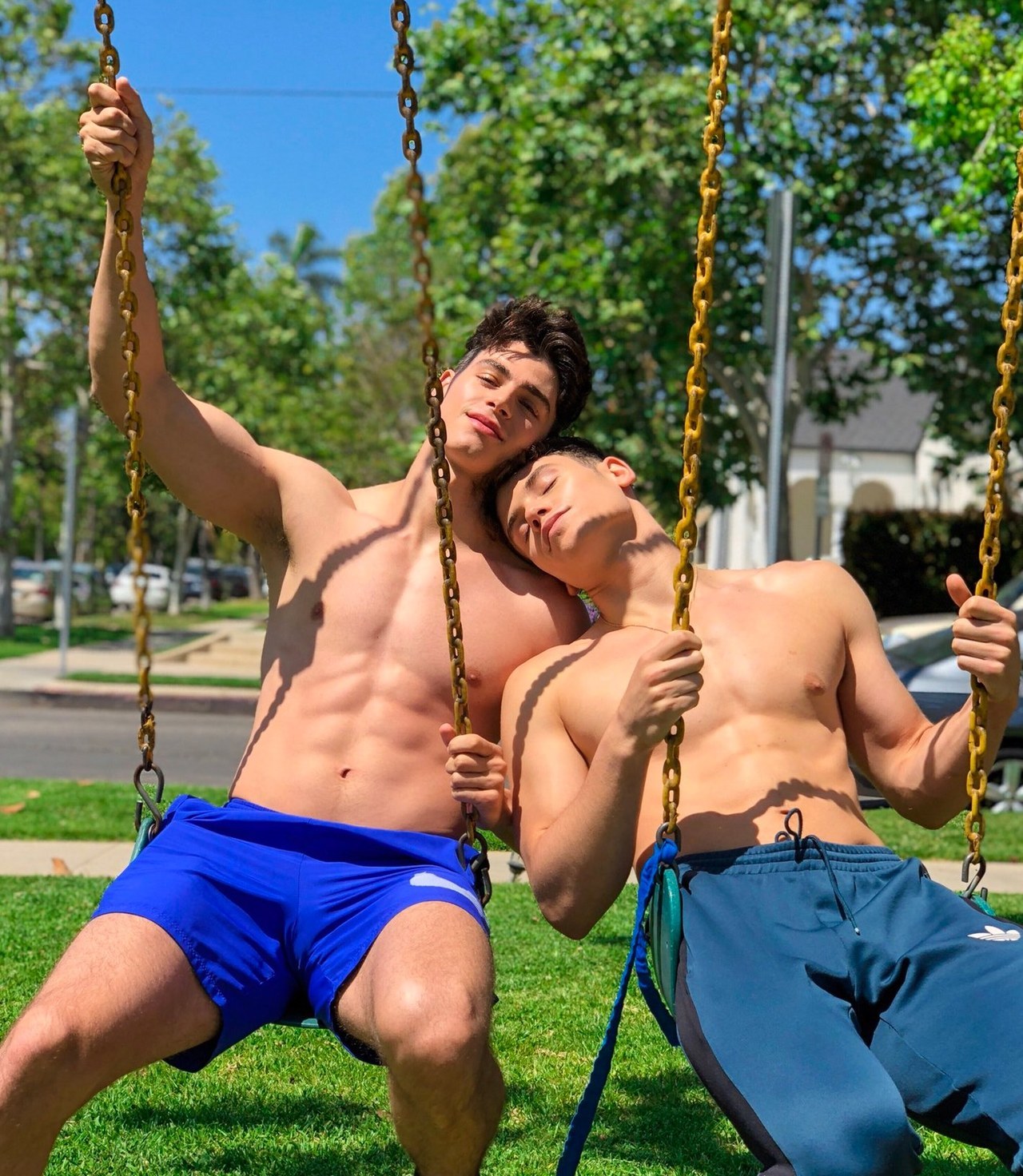 fuspena:  gaygeekgif:  https://twitter.com/pierreabouvier?lang=fr  Nick champa