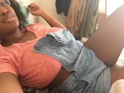 ittybittyjelly:  This is how you wear overalls 🙆🏾‍♀️💅🏾