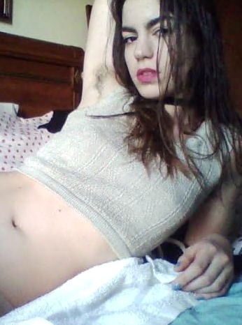 Sexy camgirl online now : )pr3ttypics.com/lequa1