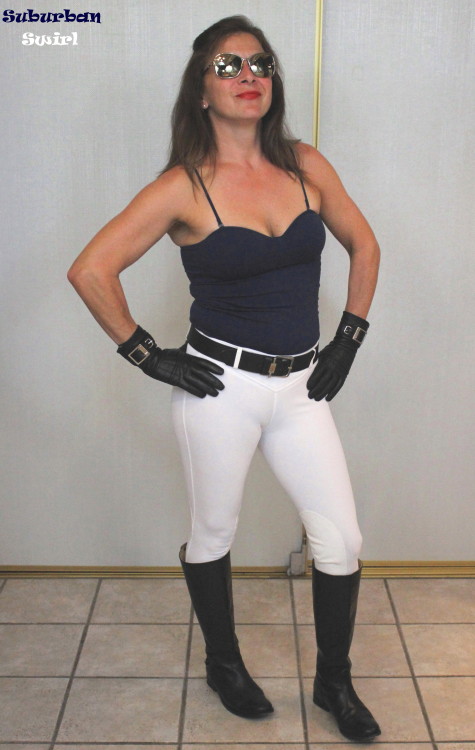 suburbanswirl: Jodhpurs by Kerrits, top by Ambience, leather belt by Dickies, leather buckle gloves 