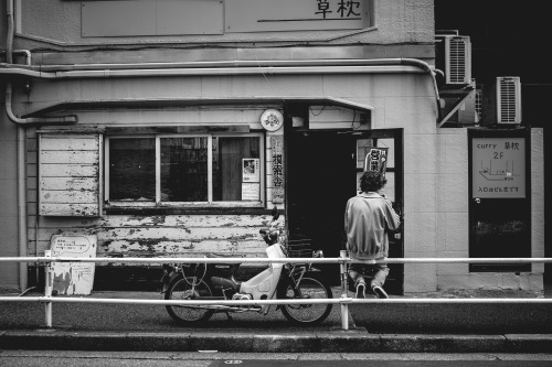 Shinjuku, Tokyo. (via takasuii)