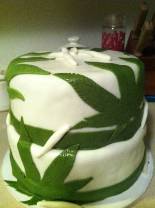 thevividream:  We decided to have a professional cake made this yr for our 420 celebration