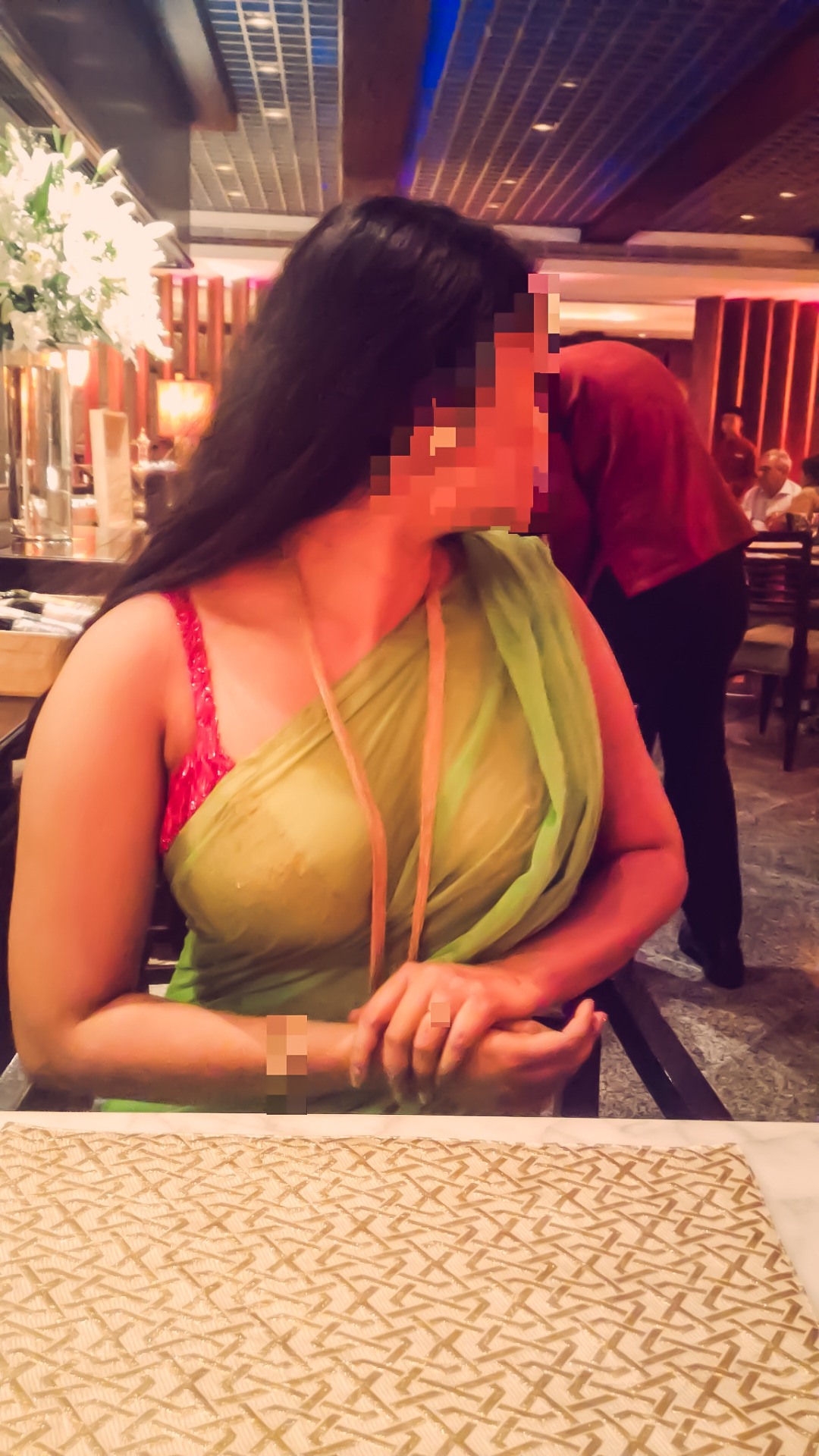 desibhabhiaunties:  Green saree expore