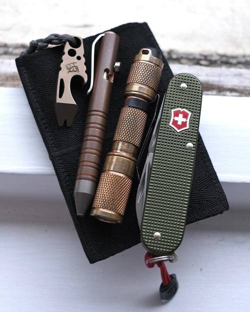 Wednesday schtuff. . . . #edccommunity #sakallday #victorinox…