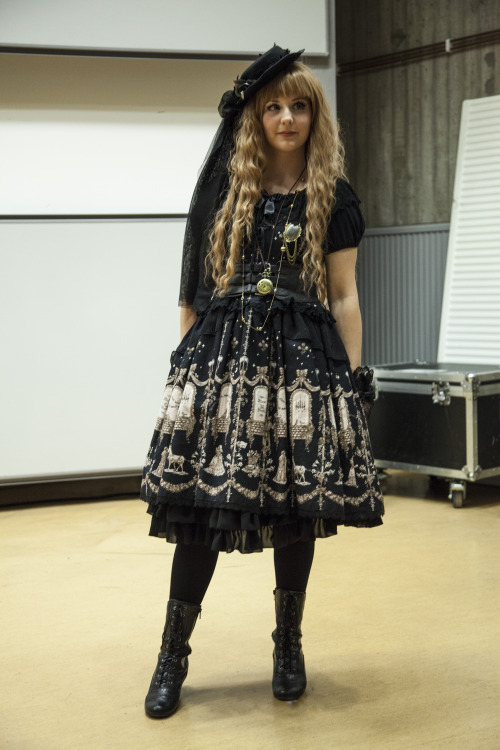 Since I worked the fashion show for Närcon, I instead got to dress 3 of my friends and a hopefully i