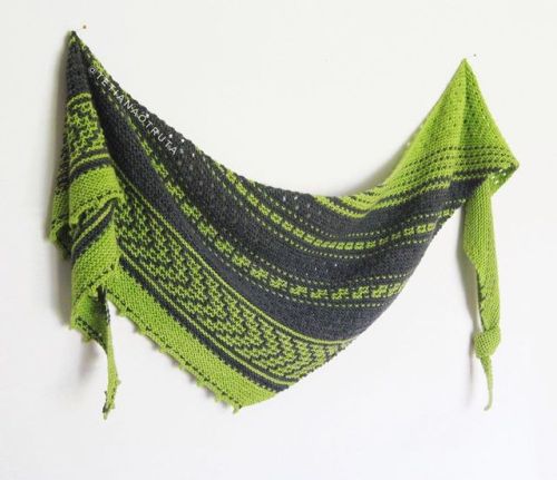 Finally I can show the design I’ve kept in secret for a long timeMeet Molokai Shawl inspired