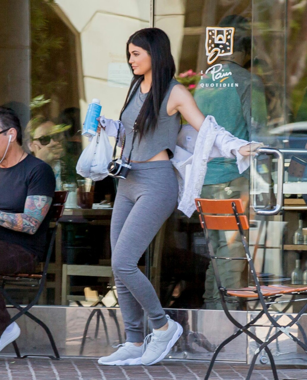 tottallykardashianobssessed:  Kylie Jenne4