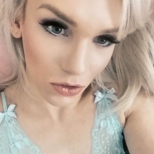 dreamtgirls:  Kylie Boudoir,   25 years old, transgender, california   Visit his Tumblr : http://kylieboudoir.tumblr.com/tagged/me 