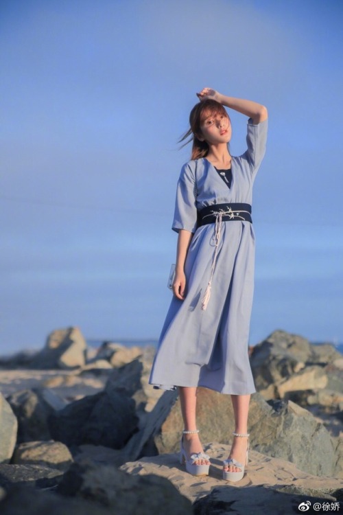 cfensi:modern hanfu by the sea with actress Xu Jiao