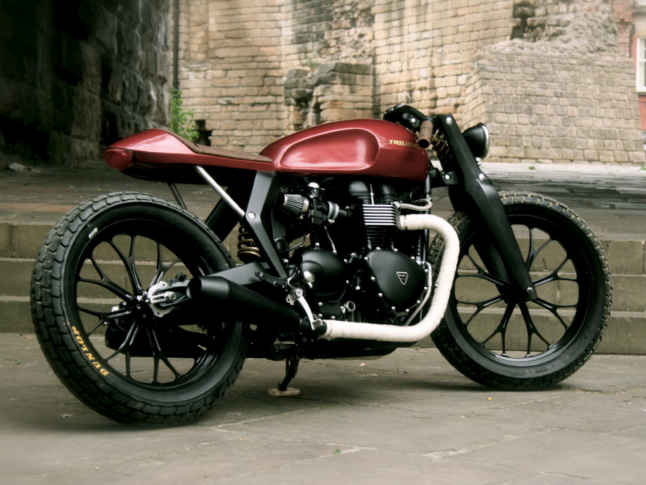 vintagehack:  Triumph Bonneville Speed Twin by http://xenophya.com/ 