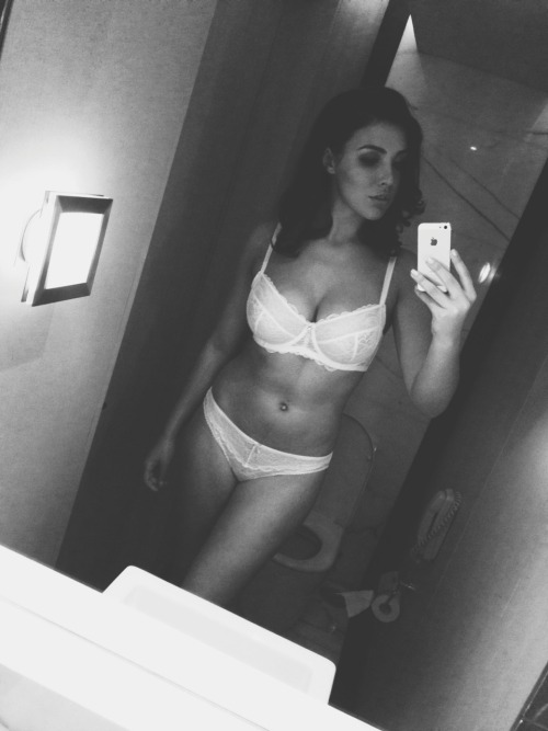 👑