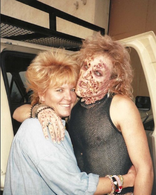 A rare behind the scenes photo via makeup artist Ve Neil from the set of The Lost Boys (1987)