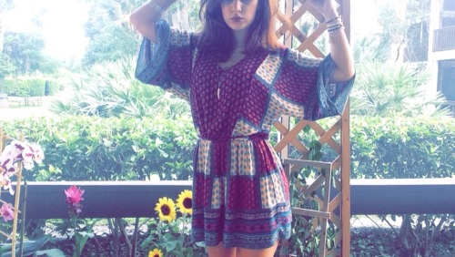 snailwrath:  My favorite dress right now ✌🏻️