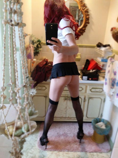 chelsea85cd: My first attempt at posting photos of me.  Please be nice.  Sorry about the b